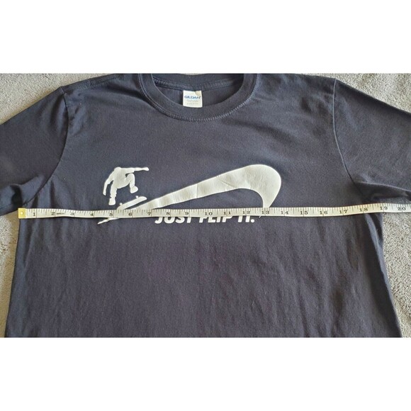 Skater T-Shirt Tee Shirt Gildan Medium Cotton Skateboard Just Flip It - Picture 6 of 7